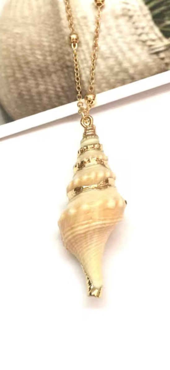 Cream and Gold Shell Necklace